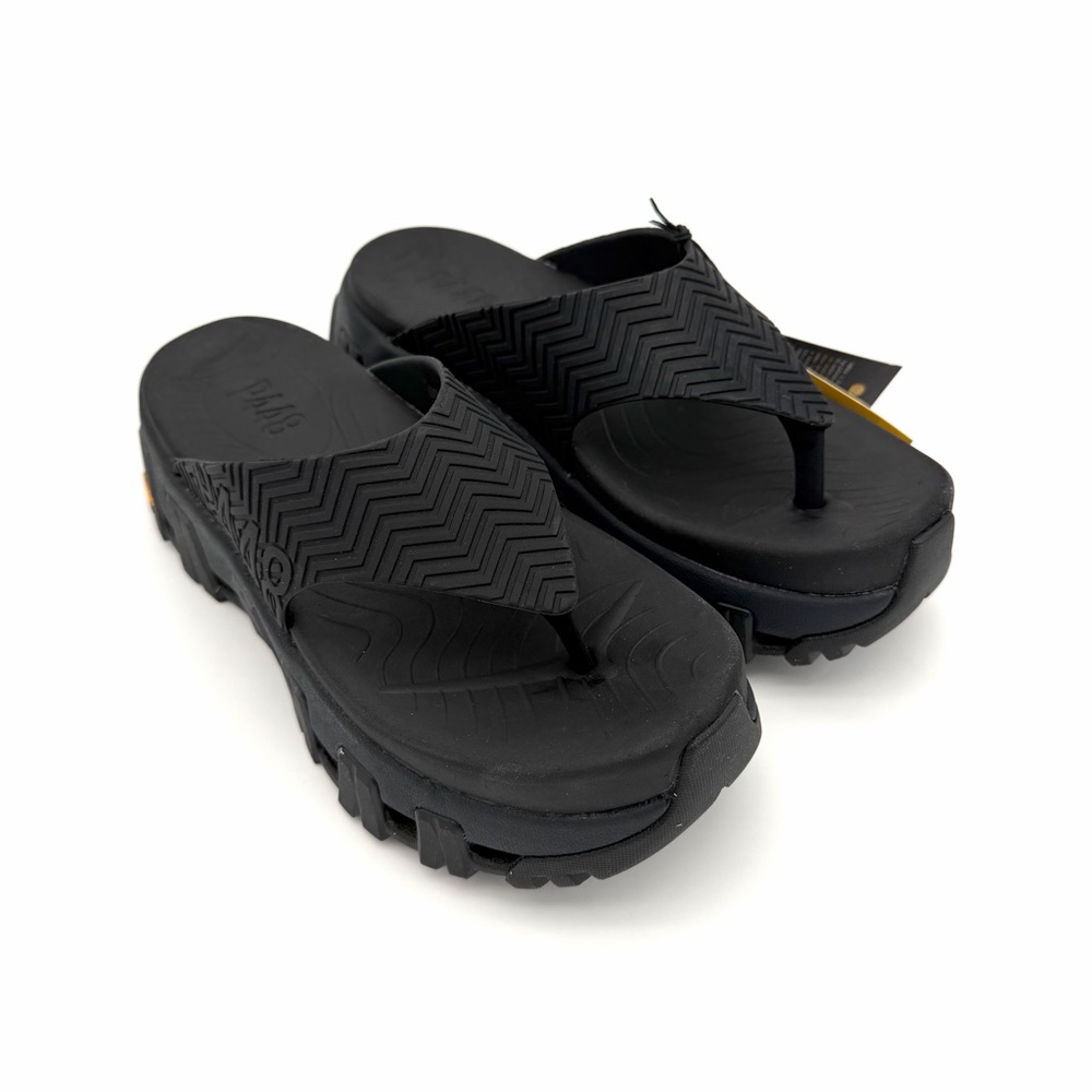 NWT NIB P448 x Vibram Bondi Tux/Black Women's Sandals Flip Flops 38 7.5 Shoes - Picture 5 of 8